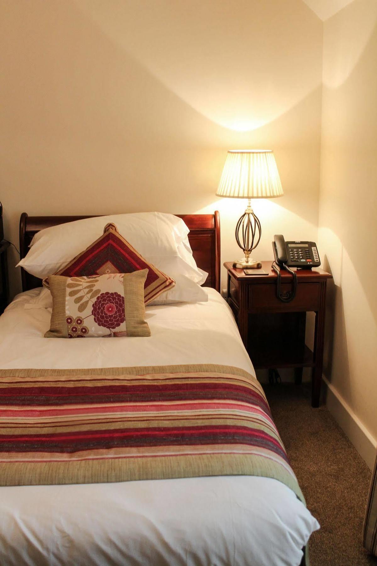The Bishops Table Hotel Farnham  Ngoại thất bức ảnh
