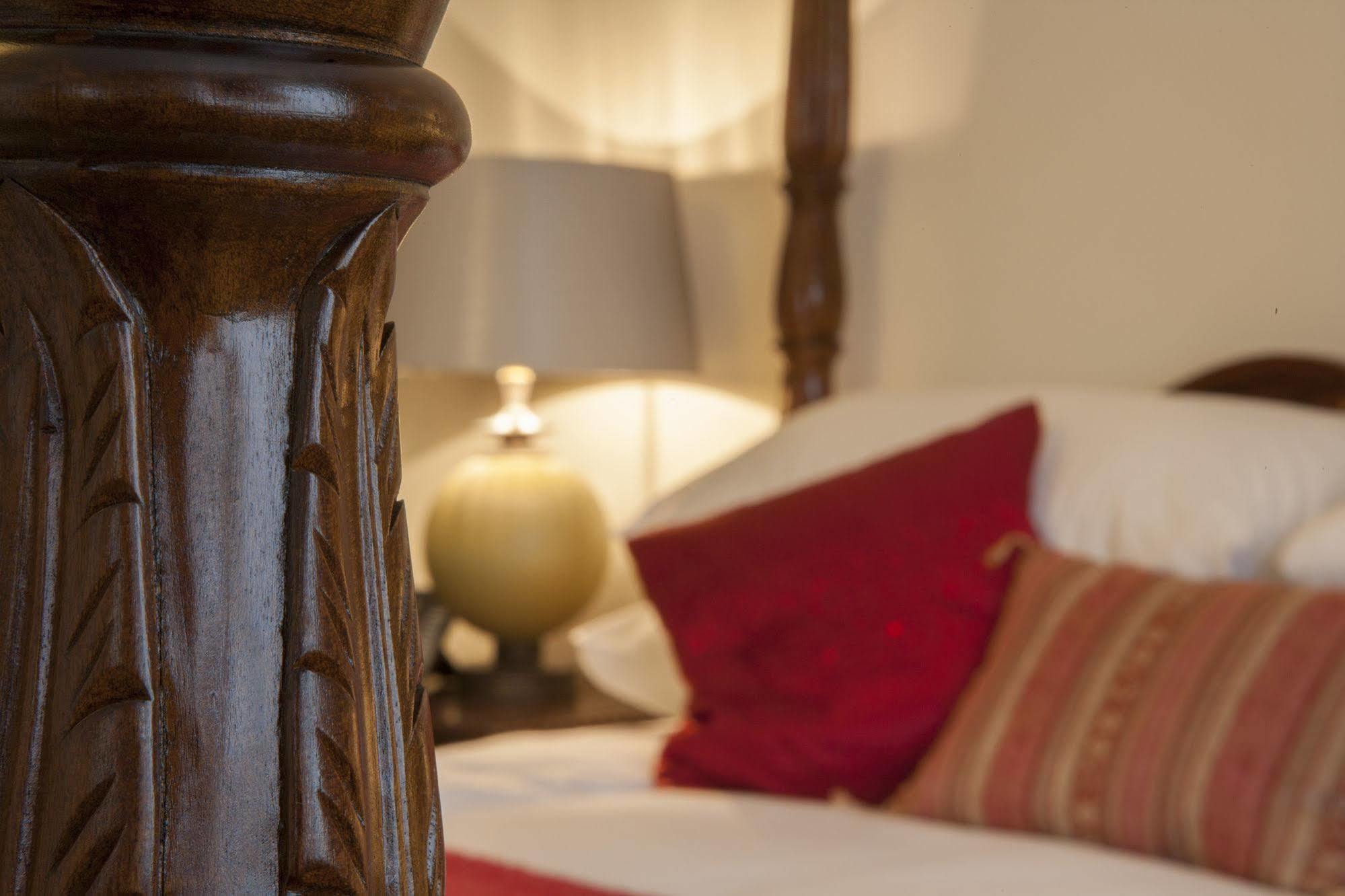 The Bishops Table Hotel Farnham  Ngoại thất bức ảnh