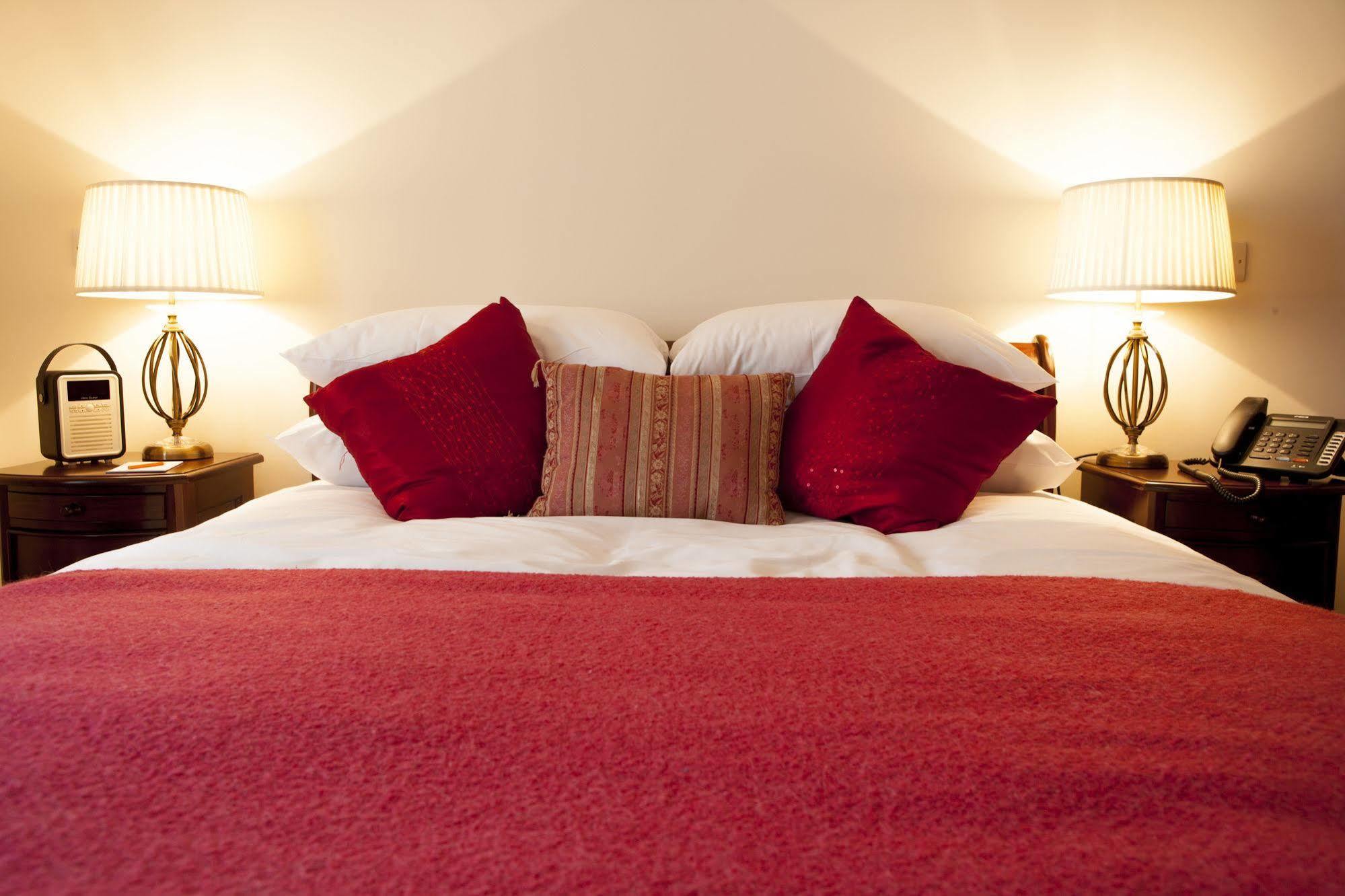 The Bishops Table Hotel Farnham  Ngoại thất bức ảnh