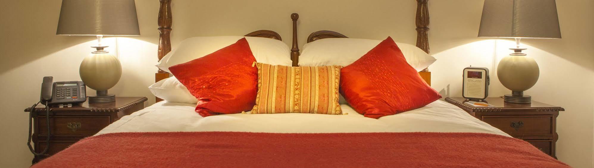 The Bishops Table Hotel Farnham  Ngoại thất bức ảnh